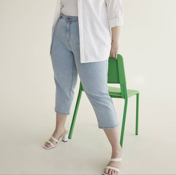 Penningtons Curvy Fit Denim Capri Light Wash Jeans d/C Plus Size 20 Stretchy - Picture 2 of 10